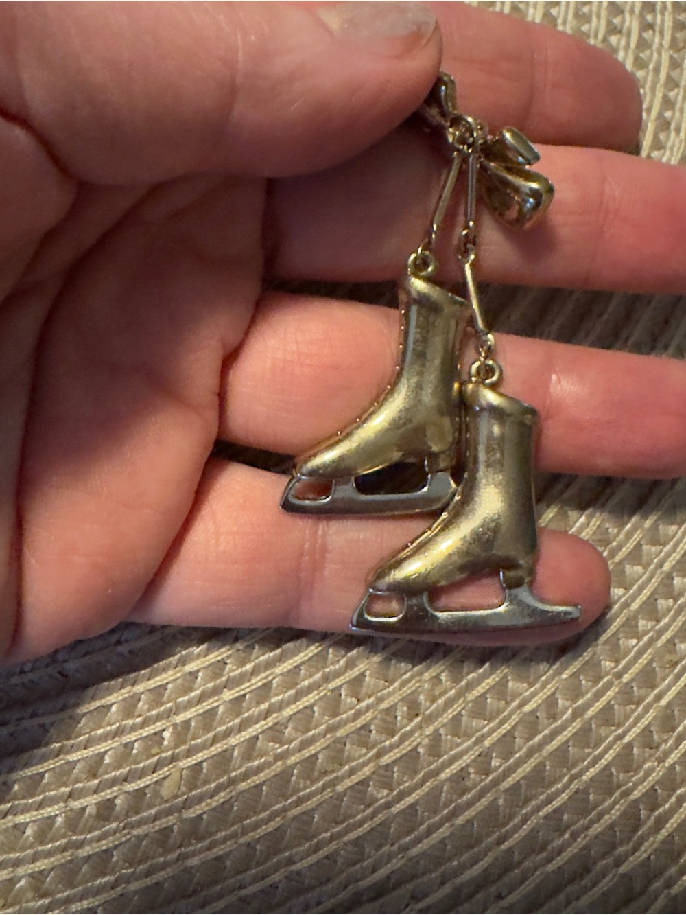 Gold Ice Skate Dangle brooch - Women Shoes Jewelry